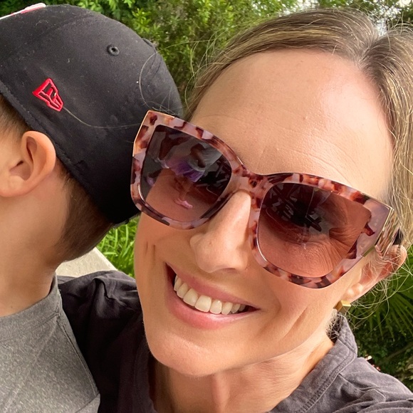 Meet your Posher, Lindsey - Picture 1 of 2